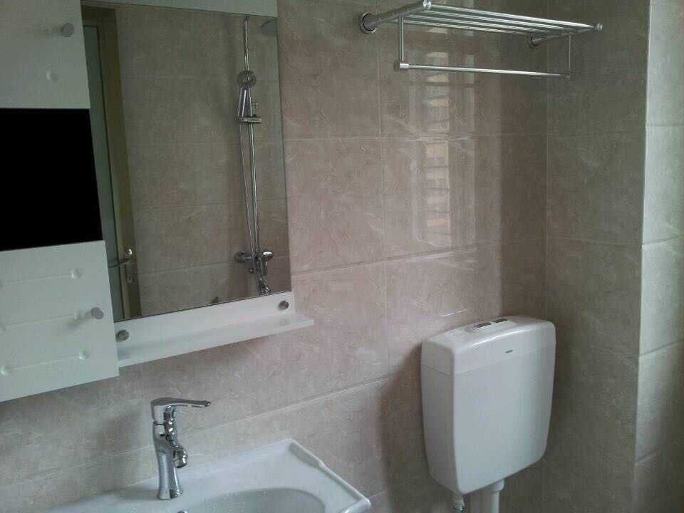 翰林公馆（一中对面）二室一厅 房精装出售