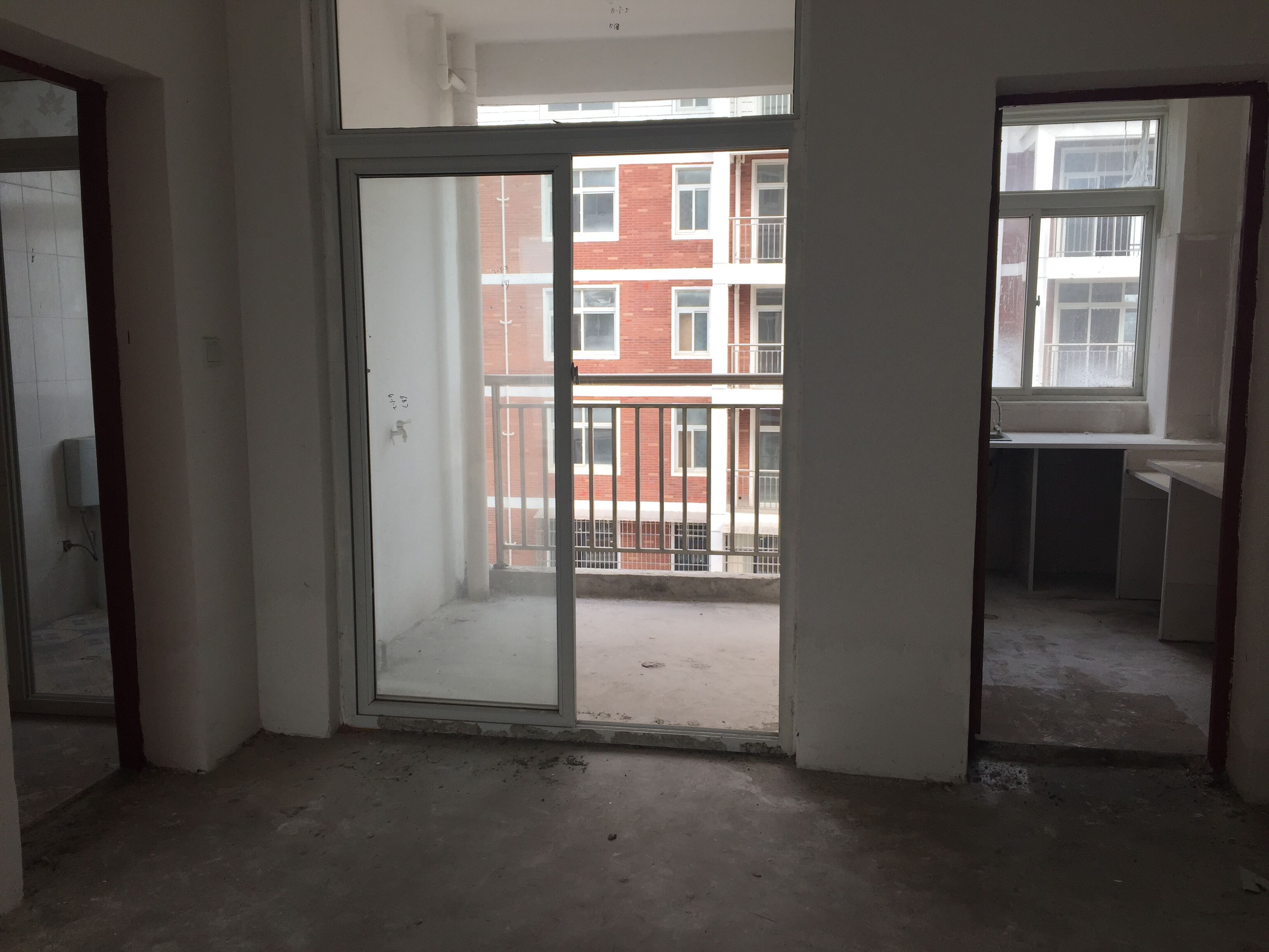 仙桃市和平社区3室2厅2卫120平米+20平地下室