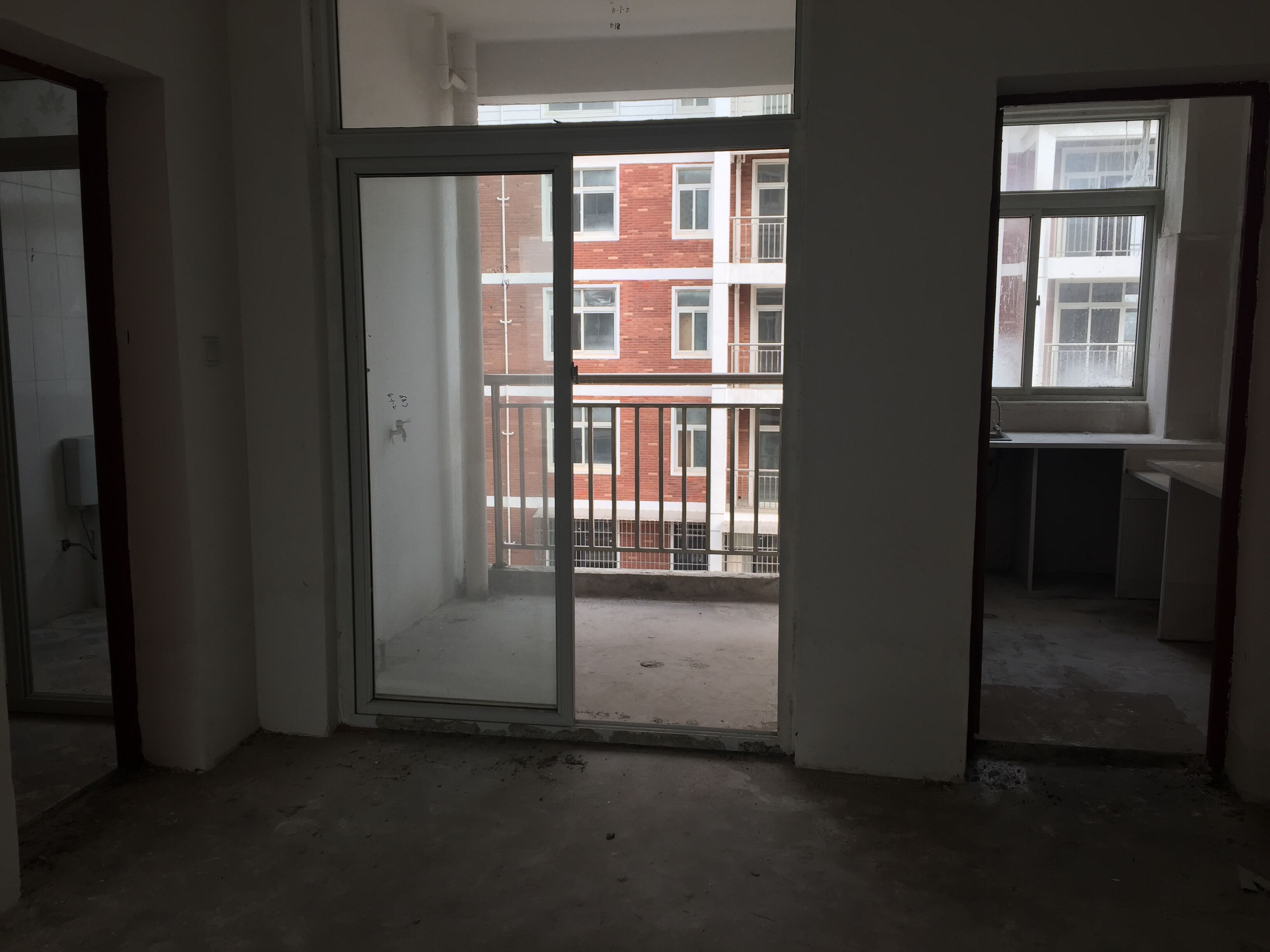 仙桃市和平社区3室2厅2卫120平米+20平地下室