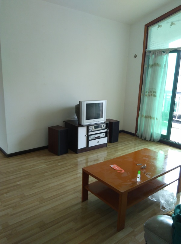 出售青青家园二期住房