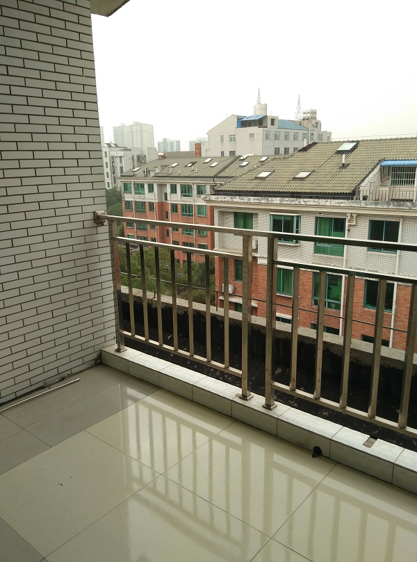 出售青青家园二期住房