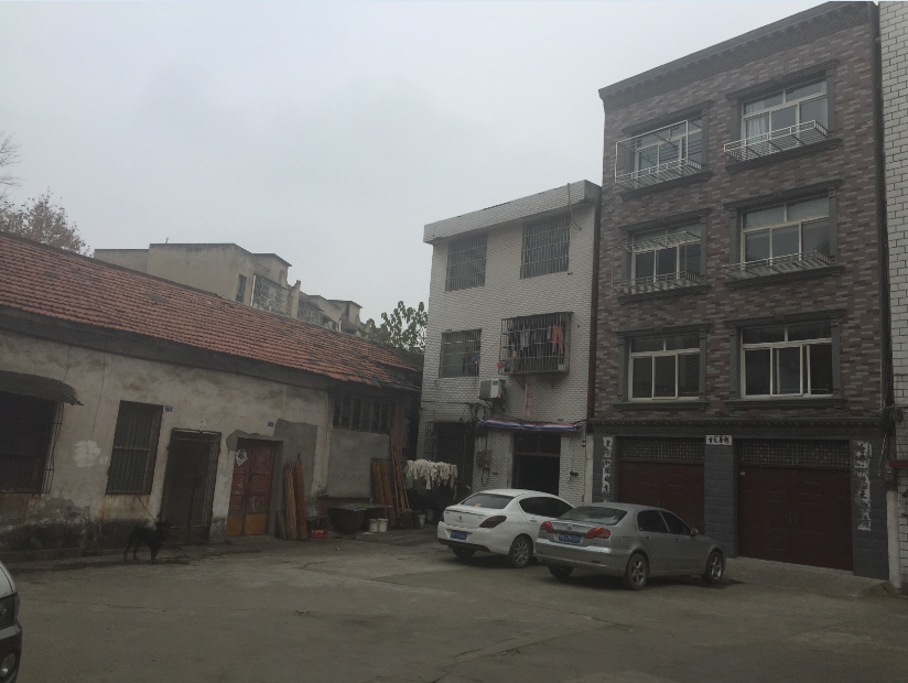 沿江大道油榨湾社区快活林小区自建私房（5层高）