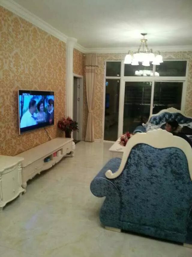 世纪雅园电梯房