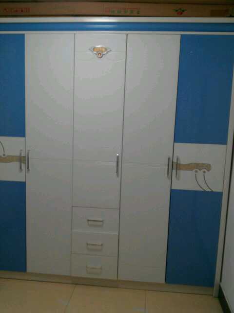 宏达小区三室两厅房出售