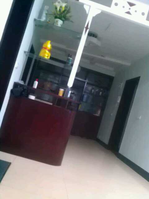 宏达小区三室两厅房出售