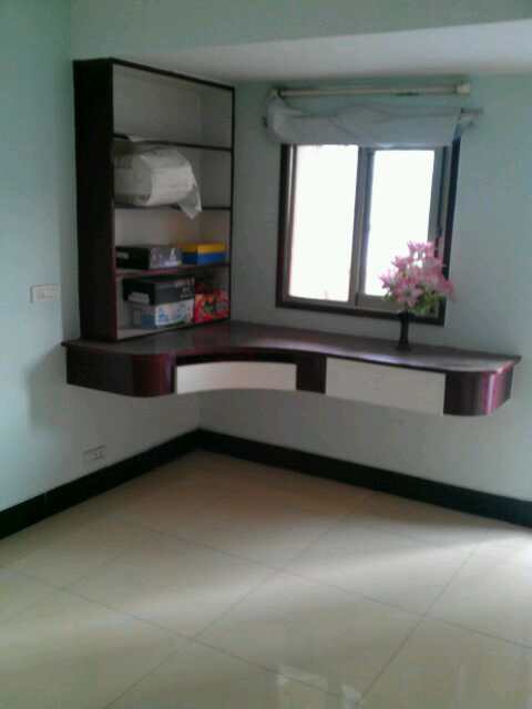 宏达小区三室两厅房出售