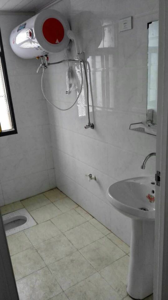 1室1卫新房出租，环境舒适，设置齐全