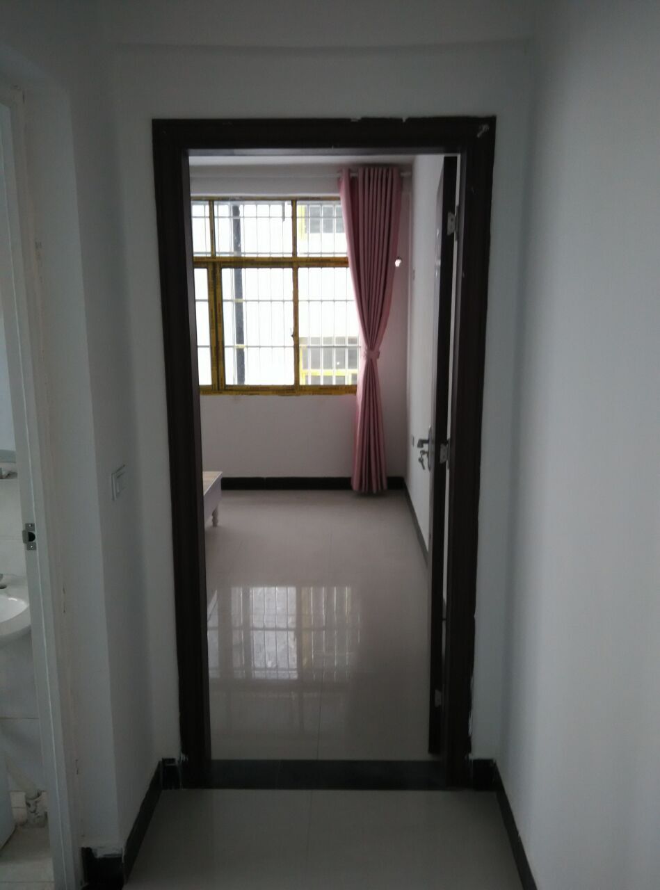 1室1卫新房出租，环境舒适，设置齐全