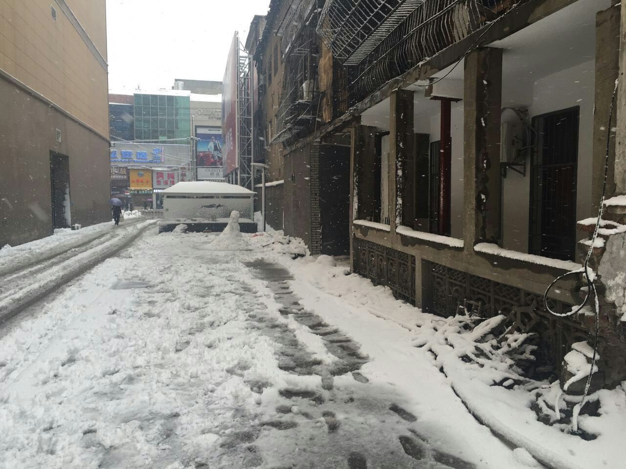 大新路世界城旁边巷子三室一厅出租