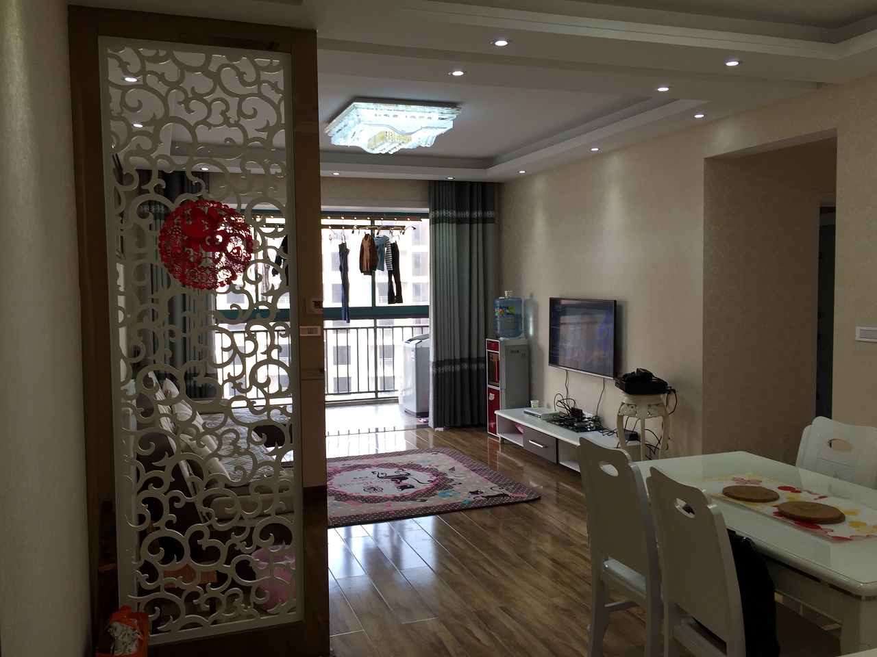 漫城林语精装带暖气精典三居（带家具家电）