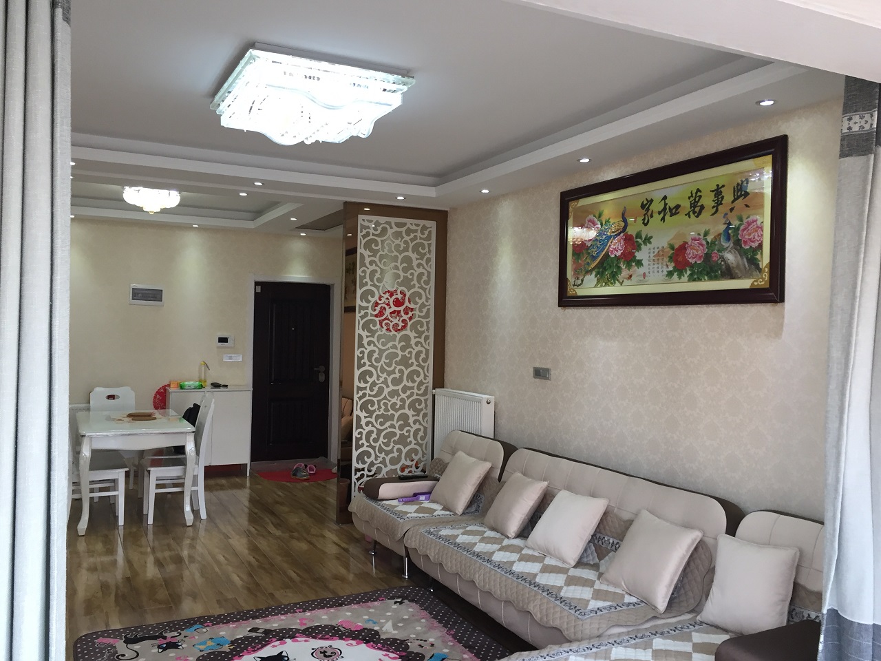 漫城林语精装带暖气精典三居（带家具家电）