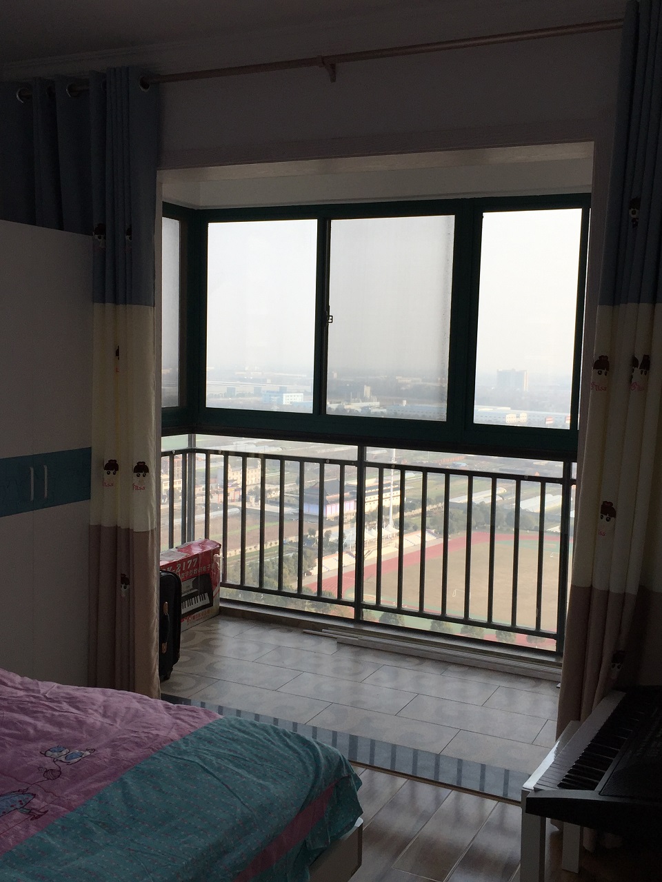 漫城林语精装带暖气精典三居（带家具家电）