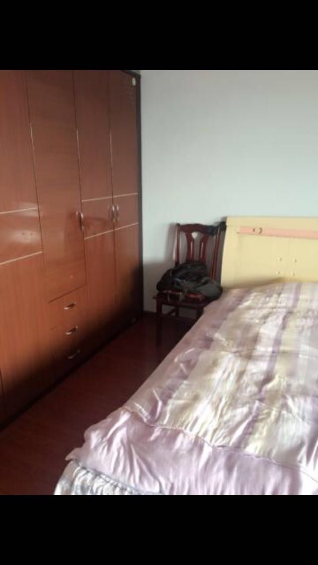 老农贸旁三室两厅出售