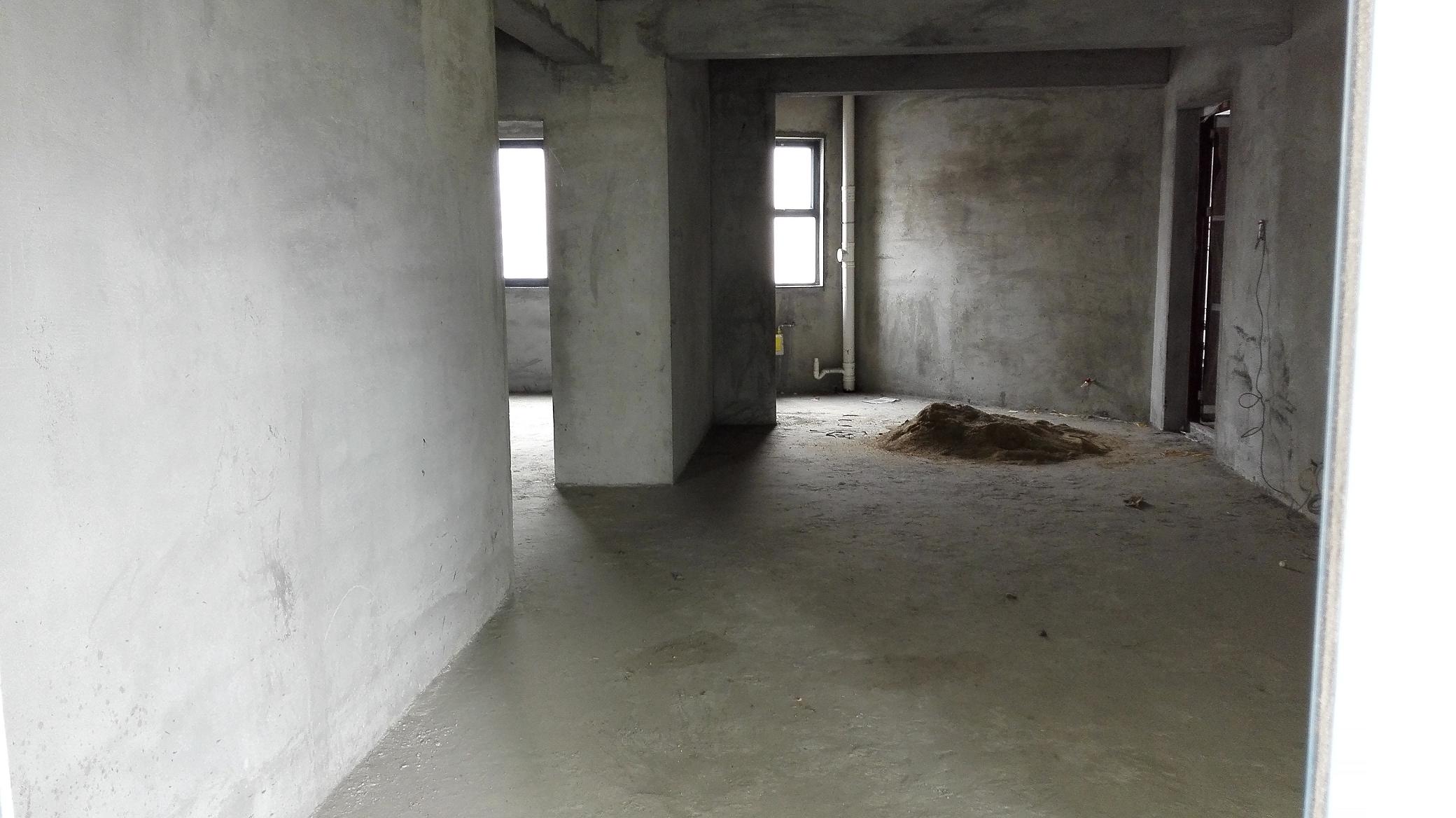 一品苑小区（客运站附近）毛坯房低价出售