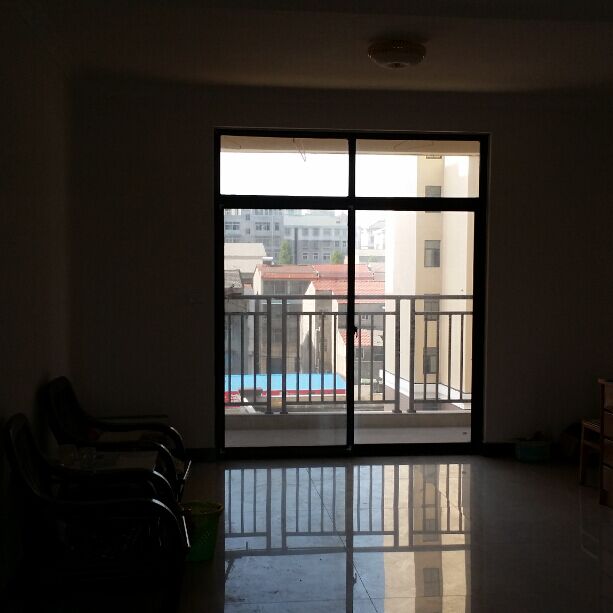 出售红树湾小区（仙桃中学对面）106平精装修电梯房