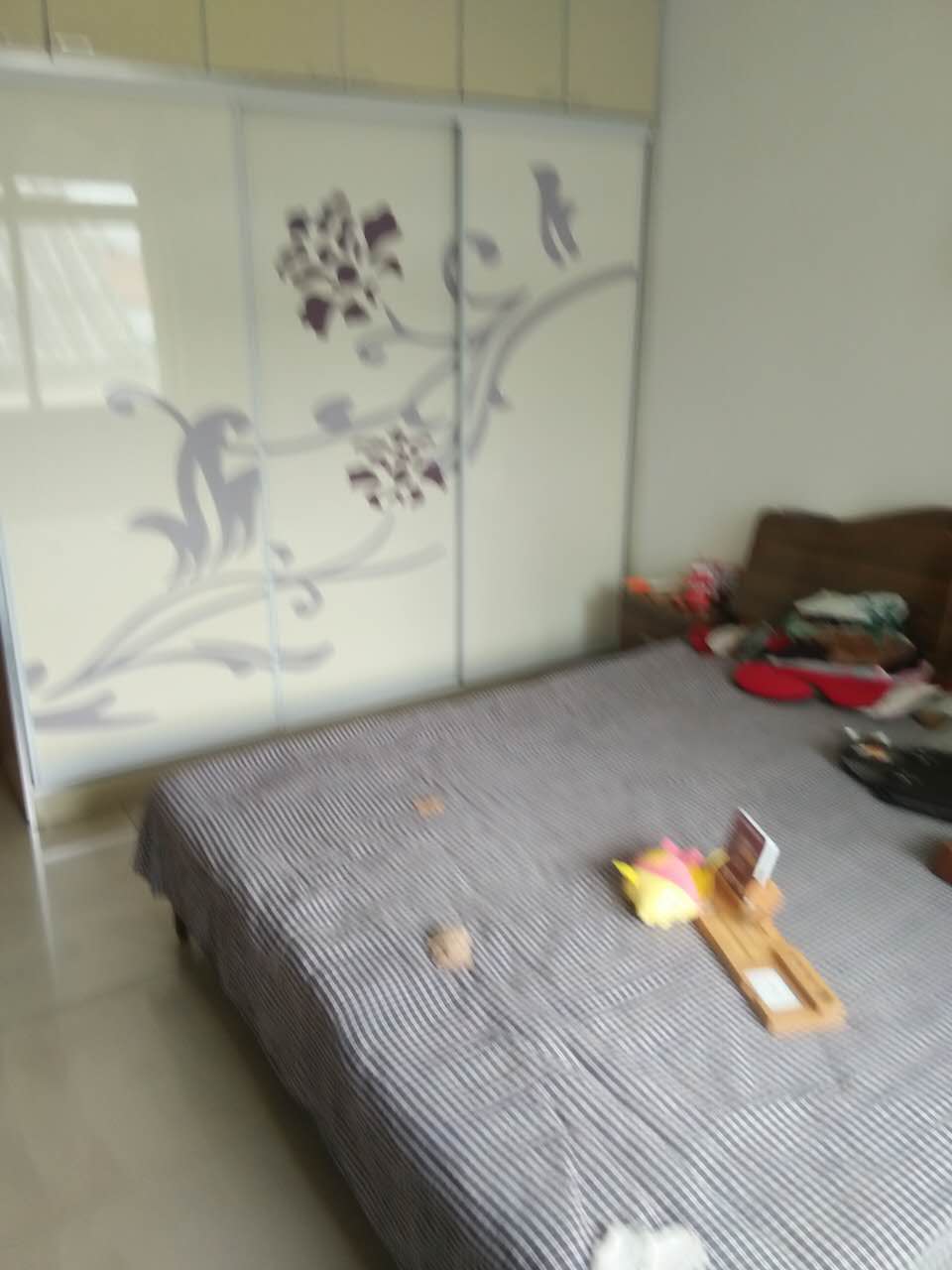 个人自建门面房纯土地占有面积400平方有多总共有三层楼