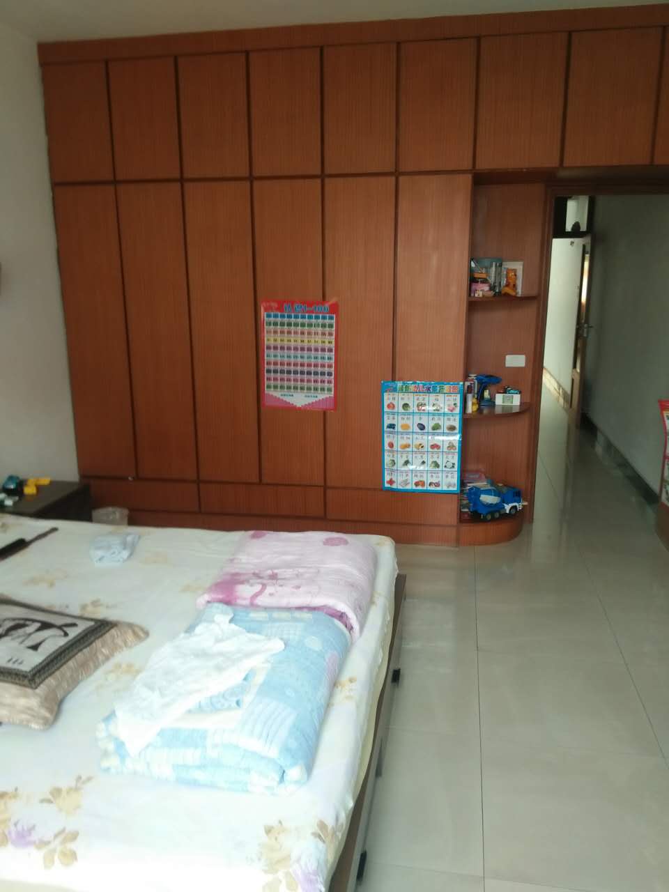 个人自建门面房纯土地占有面积400平方有多总共有三层楼