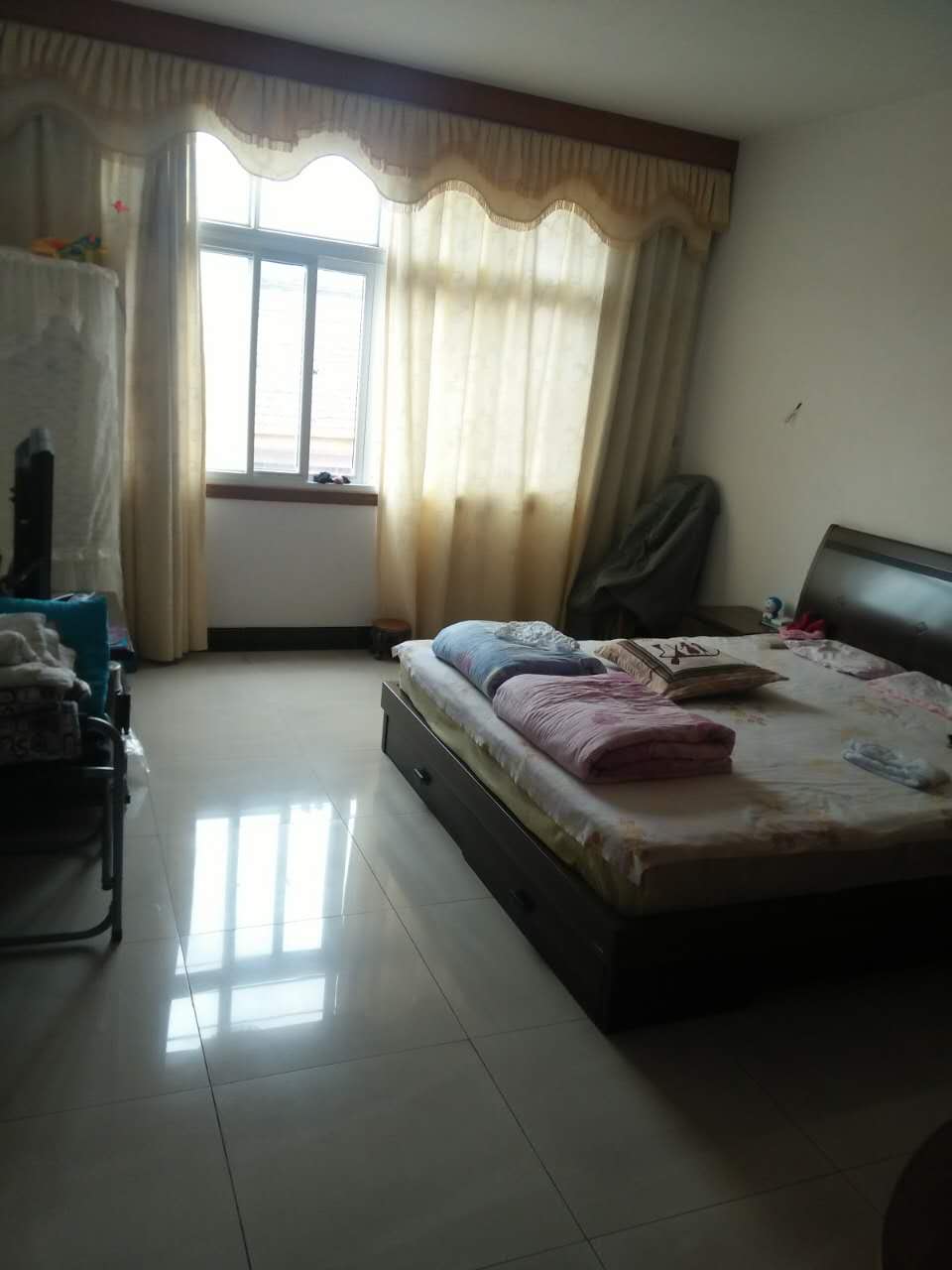 个人自建门面房纯土地占有面积400平方有多总共有三层楼