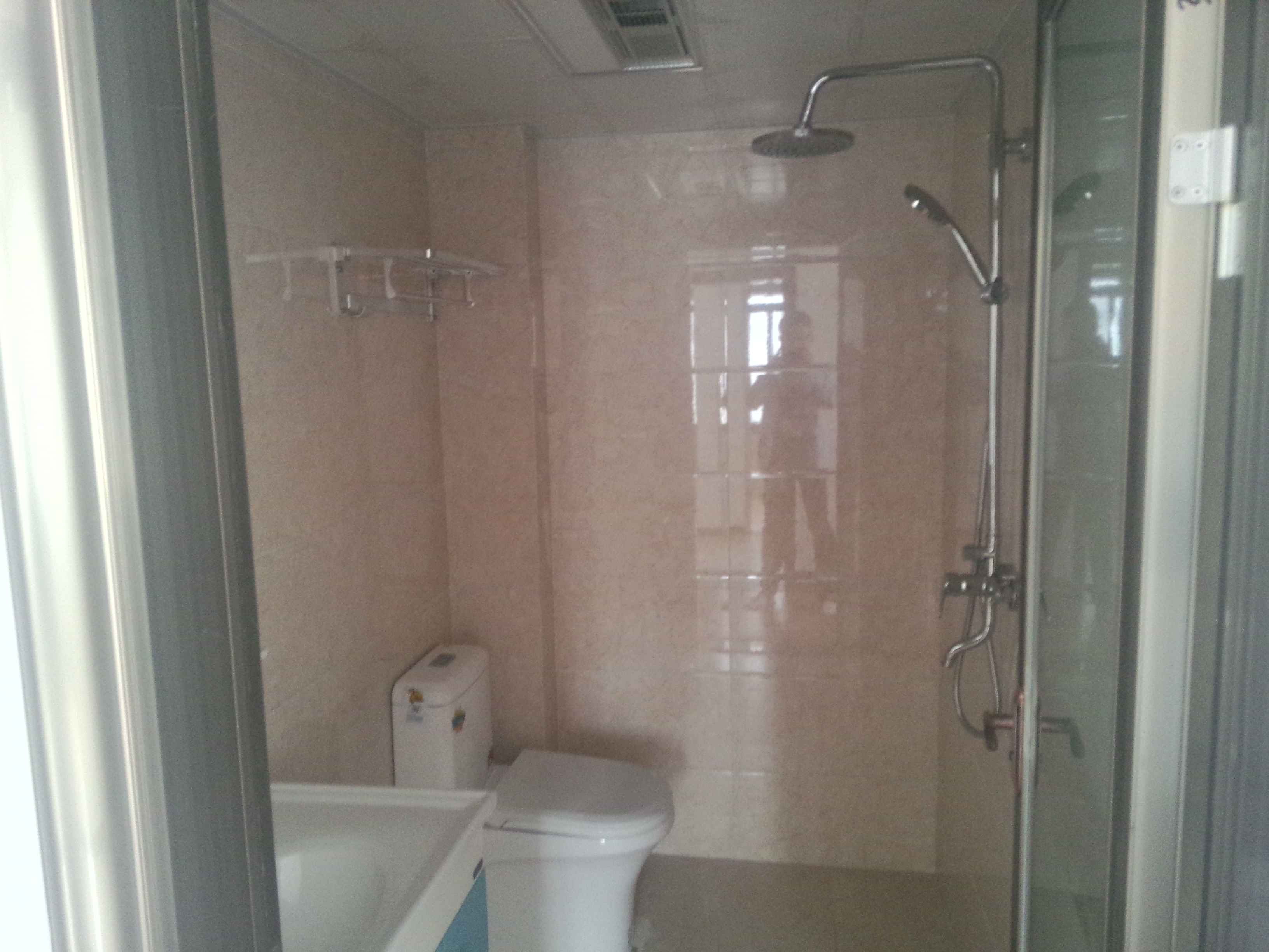 仙桃一中附近，热水器+宽带+空调，大房大厅大厨，居住舒心