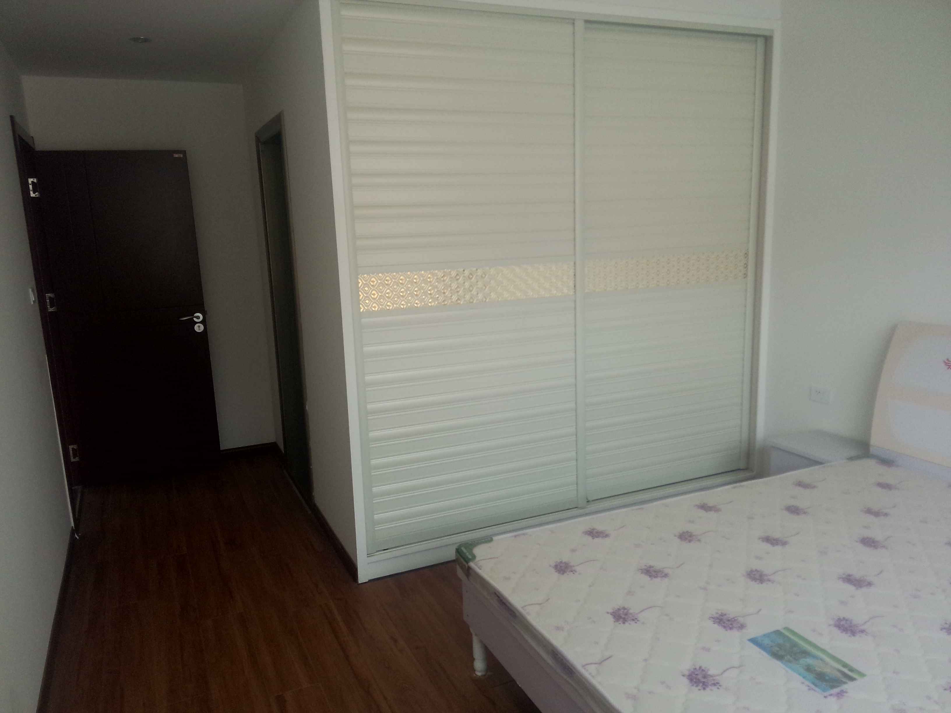 仙桃一中附近，热水器+宽带+空调，大房大厅大厨，居住舒心