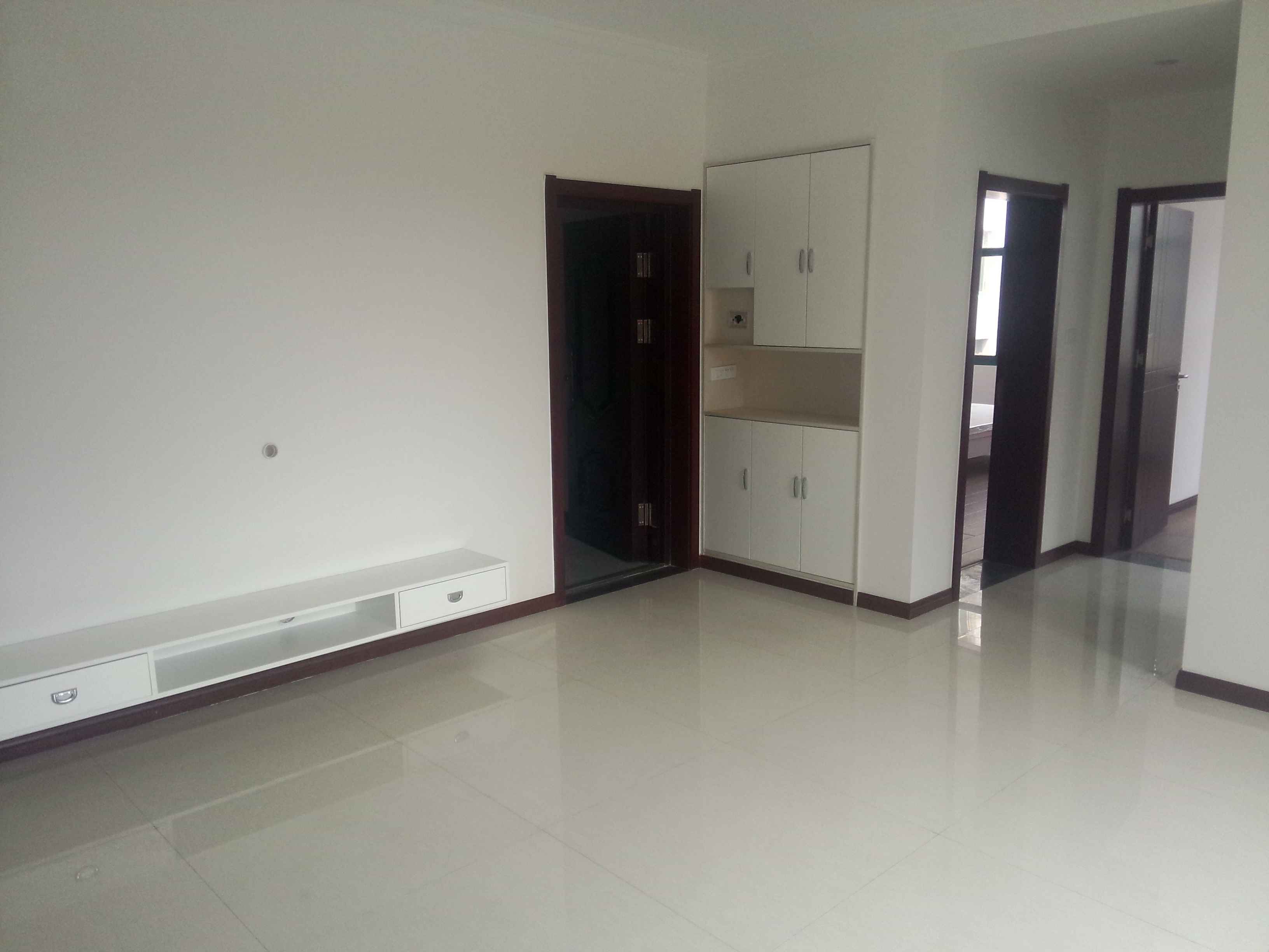 仙桃一中附近，热水器+宽带+空调，大房大厅大厨，居住舒心