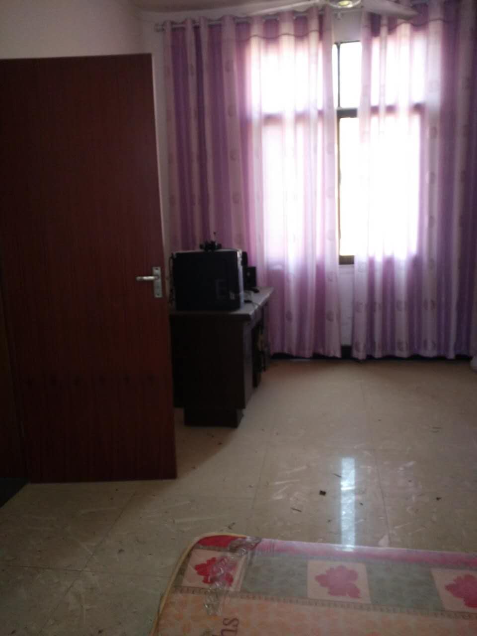 现有私房二干三成自带地下室及小庭院南北通透楼房出售