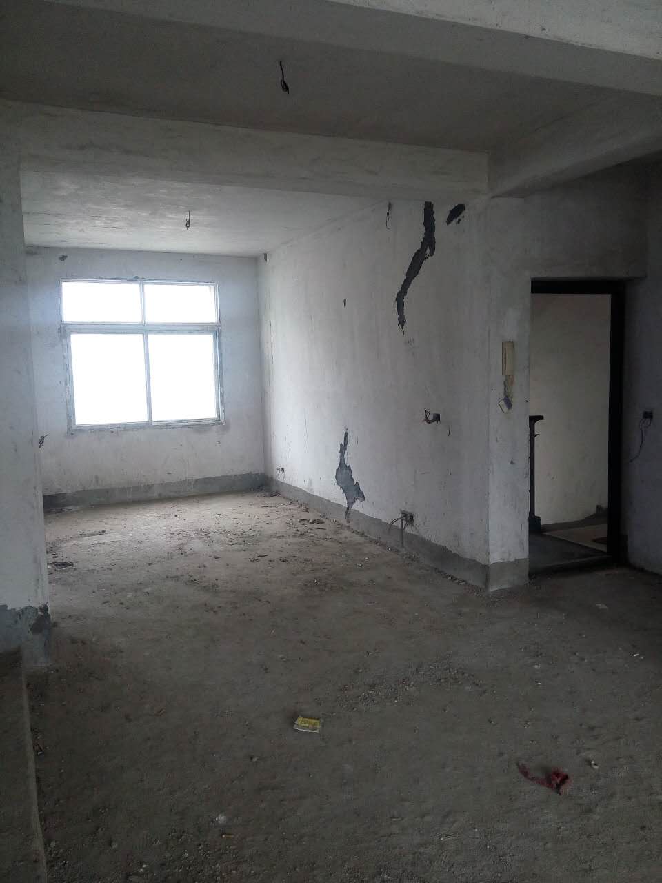 急售财源小区3室2厅2卫 毛坯房