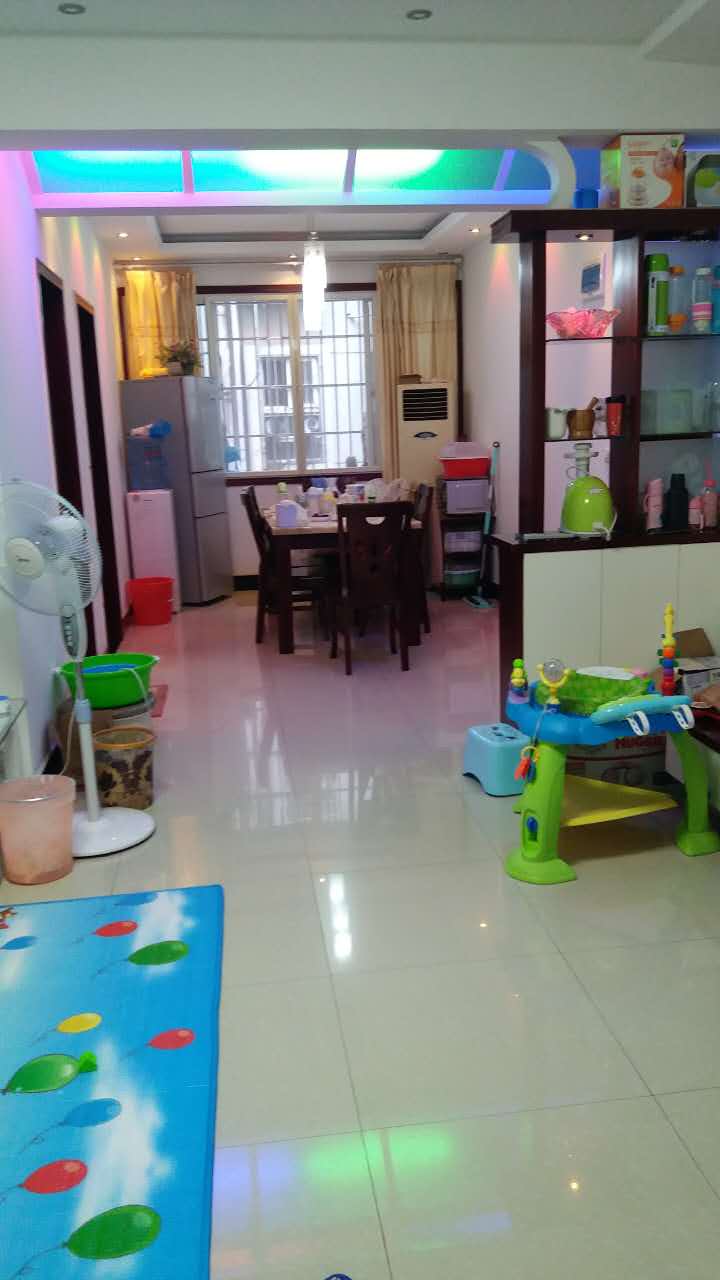 笆篓湾社区、 房，交通便利、设施齐全