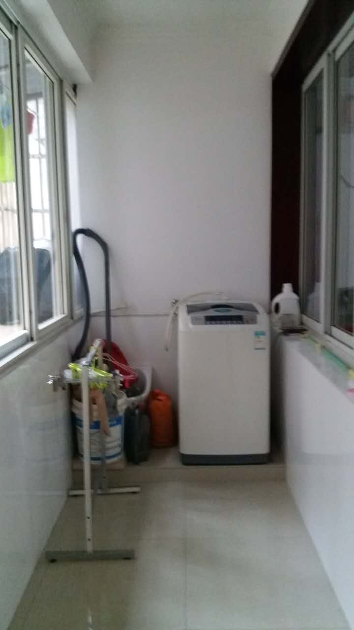 笆篓湾社区、 房，交通便利、设施齐全