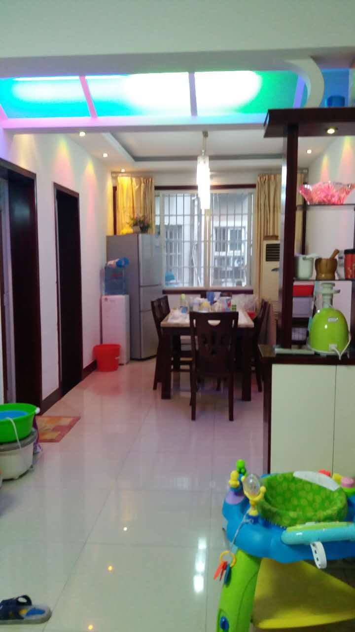 笆篓湾社区、 房，交通便利、设施齐全