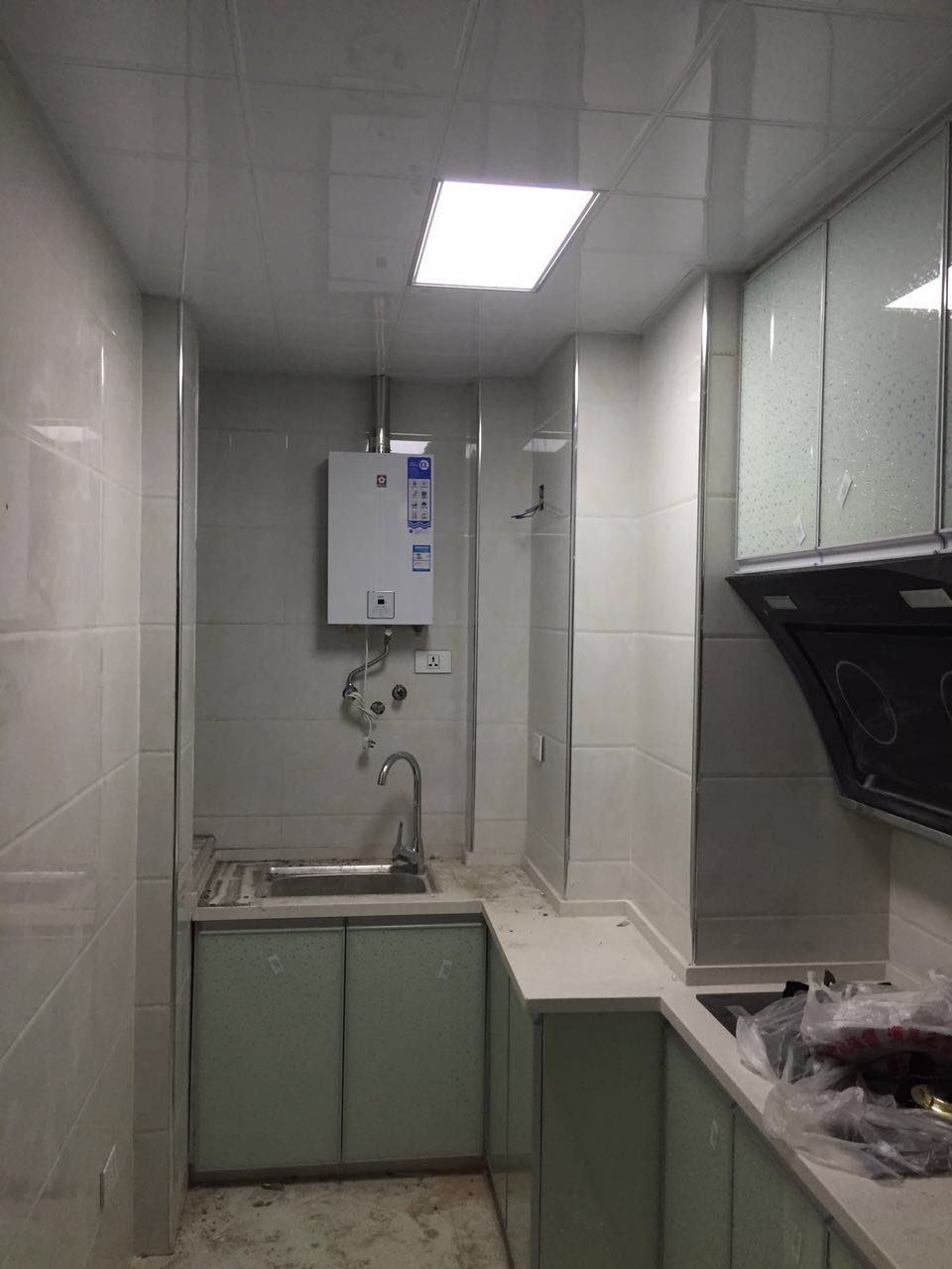 仙桃一中对面上苑一品小户型两室一厅一厨一卫 房出租