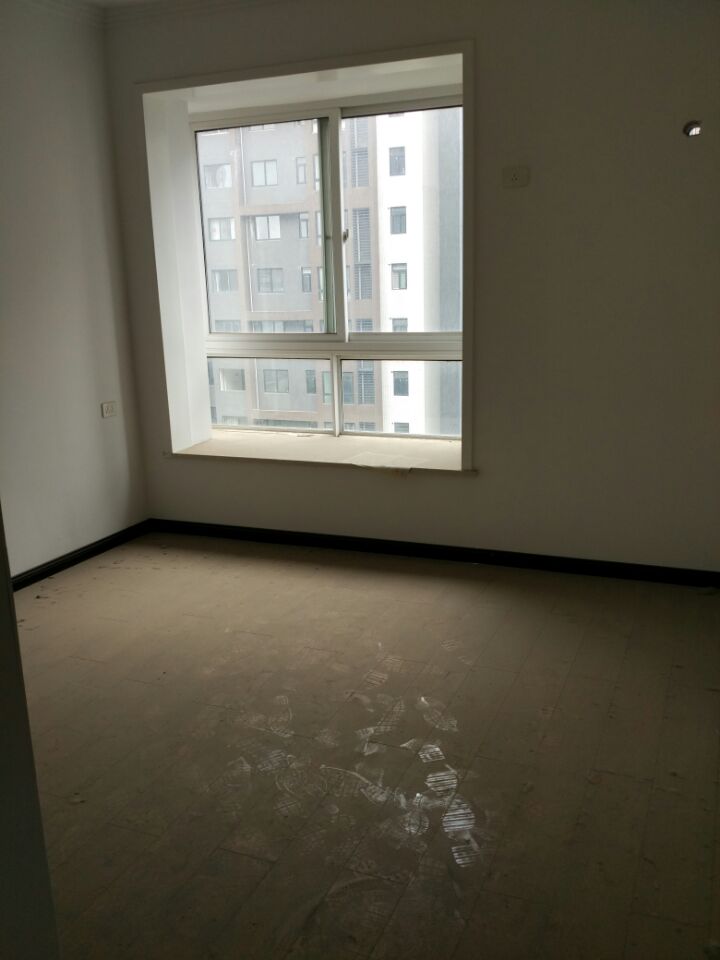 世纪雅园精装修全新两房出售