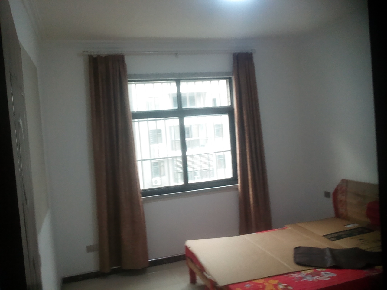 实验三小对面刘口社区电梯房