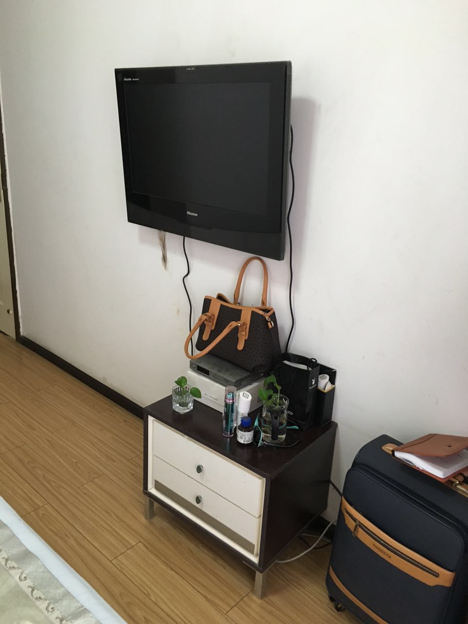 市 、精装修三室两厅两卫