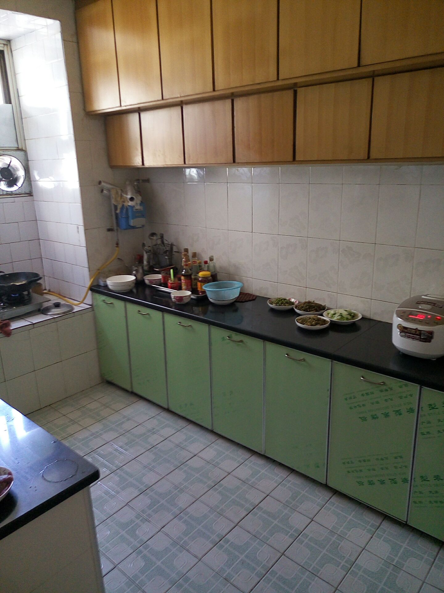 何李路步梯房138平方全屋家具家电33万