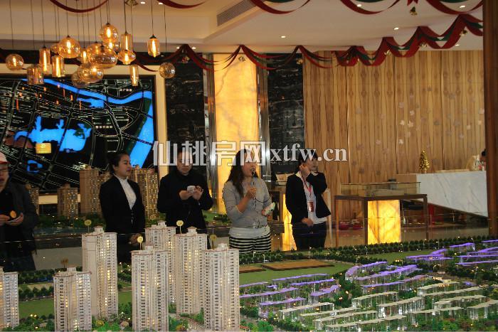 鉴美中国行活动图