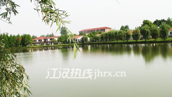 西郊庄园苏杭水天实景图