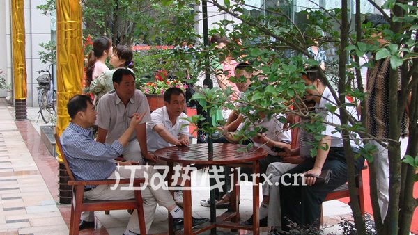 香岸华府二期开盘组图