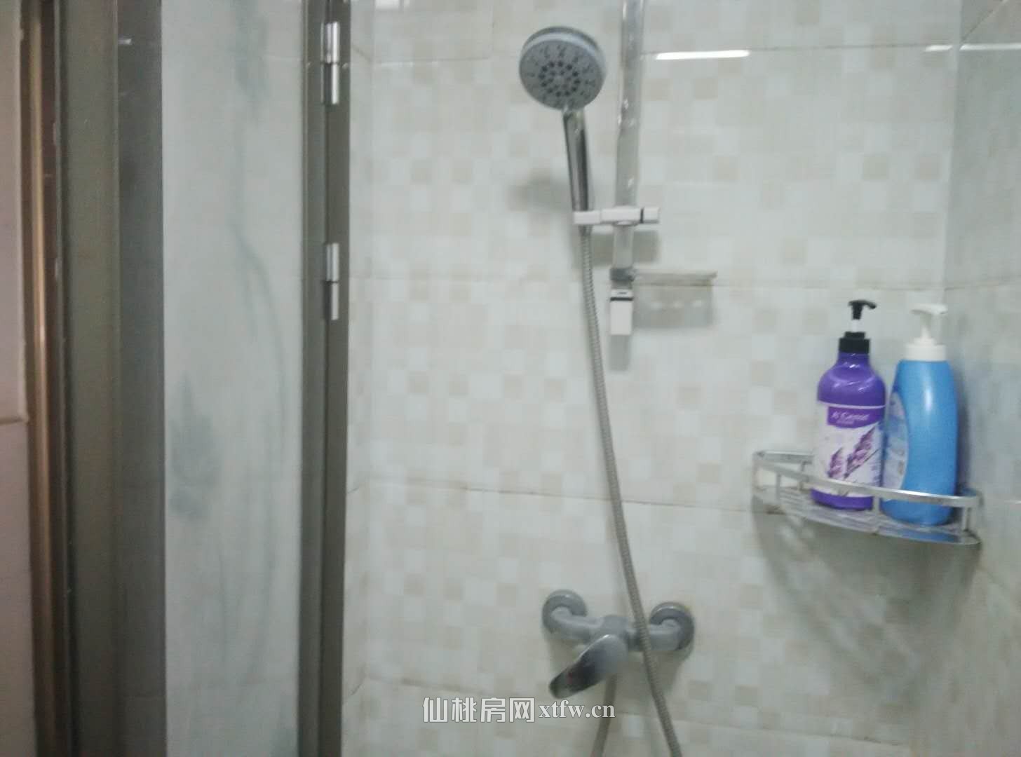 老八中对面三房两厅两卫超大阳台（租售皆可）