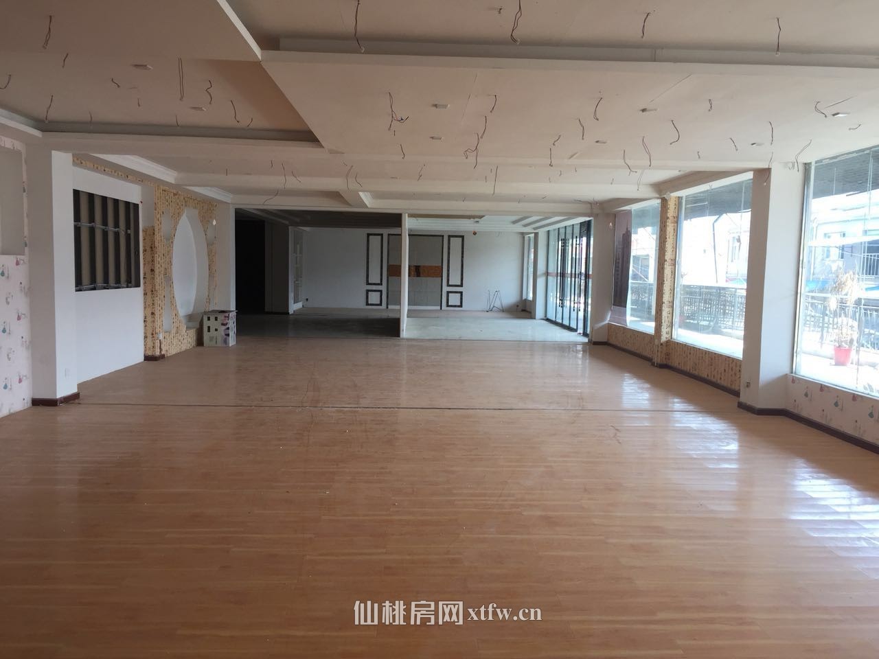 恒迪建材二期二楼门栋1500㎡出租（整体.分段出租均可）