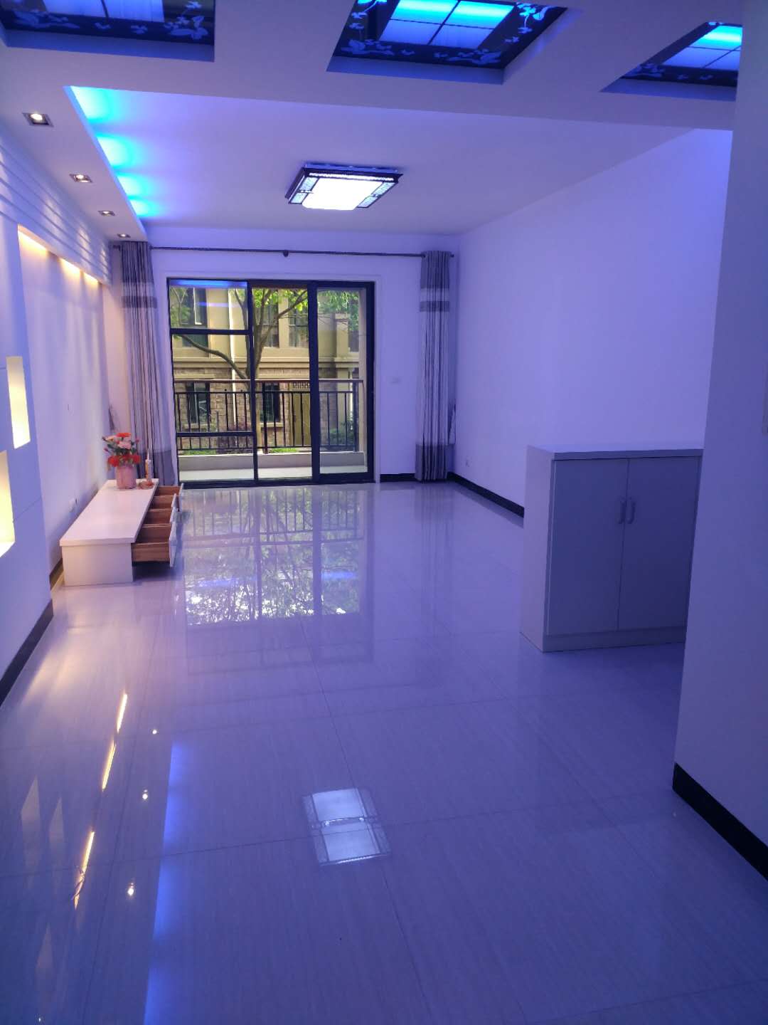 绿地华庭精装，价格超美丽哦！