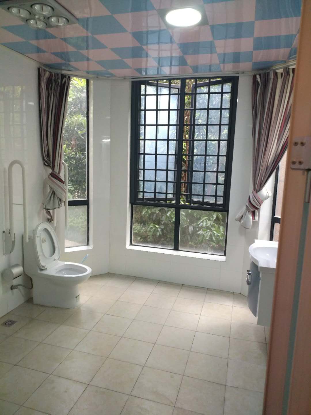 绿地华庭精装，价格超美丽哦！