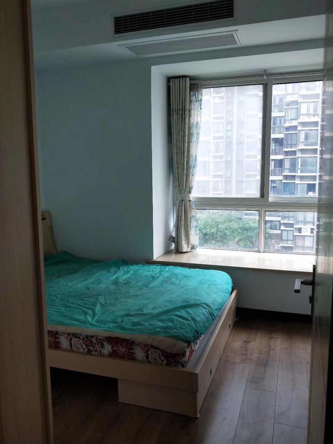 世纪雅苑精装电梯房，两证齐全，拎包入住!