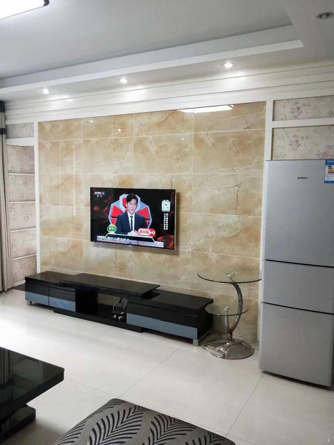 世纪雅苑精装电梯房，两证齐全，拎包入住!