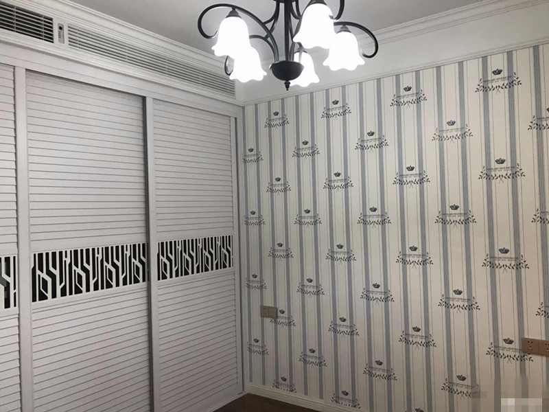 满庭春精装现房，两证齐全满2年！