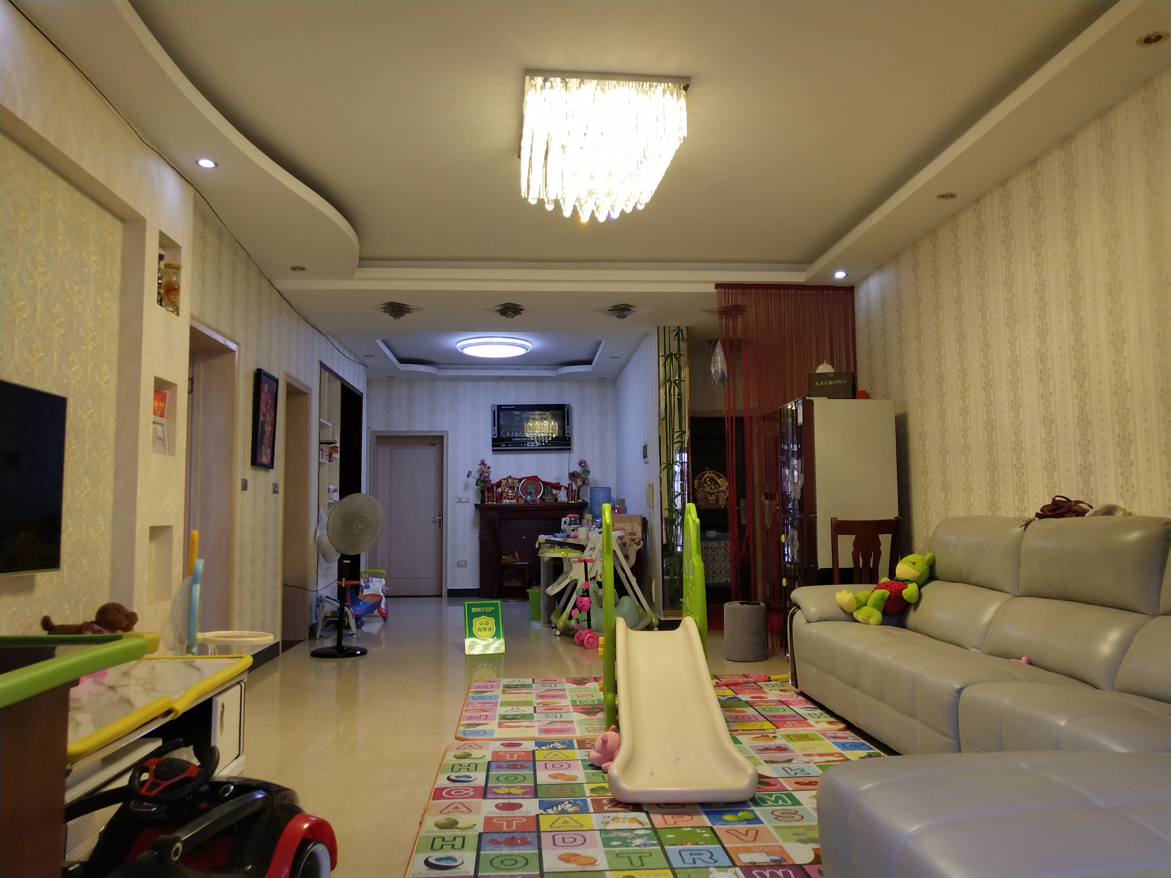 新车站旁 实验二小学区房 世北春花园 精装大三房  两证齐全