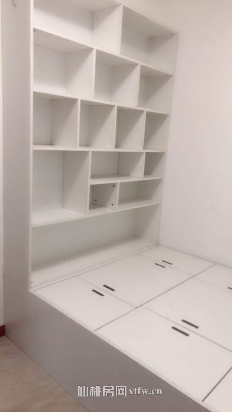 仙桃一中对面，精装陪读房