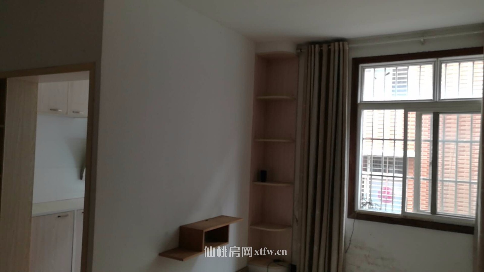 新车站两室两厅一厨一卫精装修拎包入住家电齐全