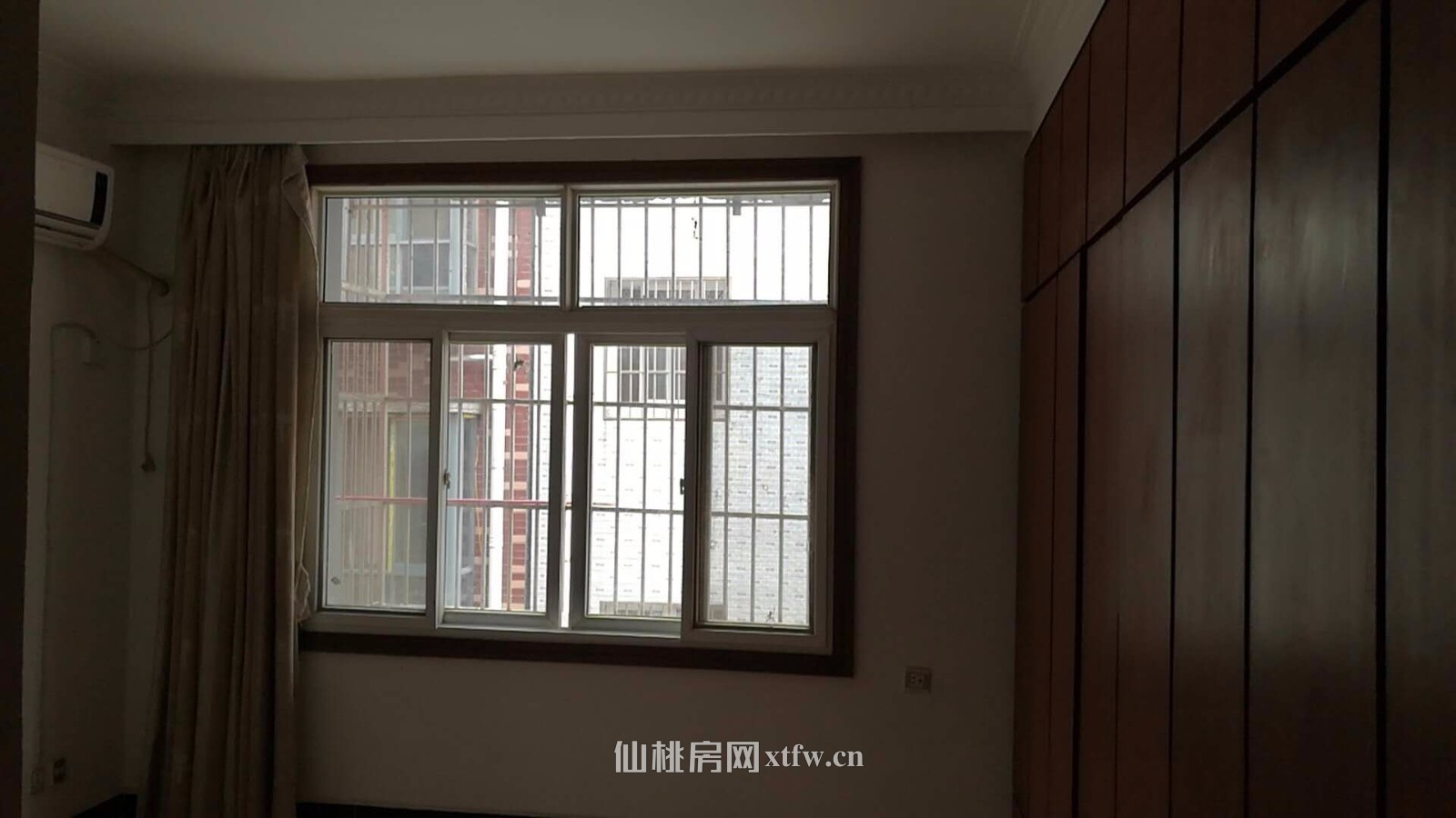 新车站两室两厅一厨一卫精装修拎包入住家电齐全