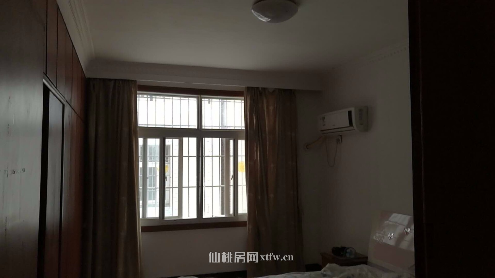 新车站两室两厅一厨一卫精装修拎包入住家电齐全